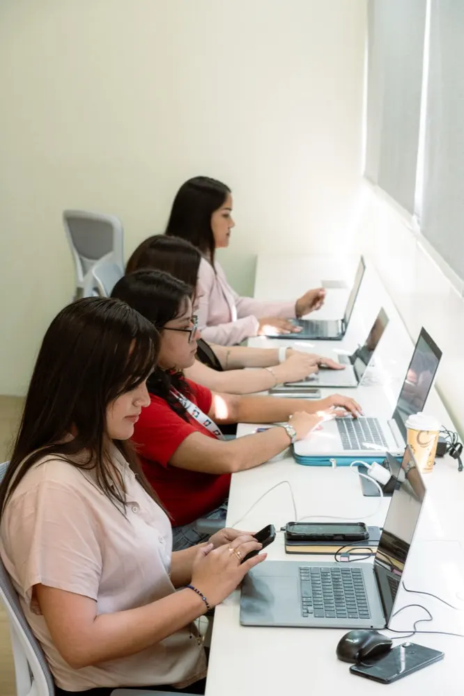 Recepción y atención ejecutiva en Pitch Coworking Chiclayo